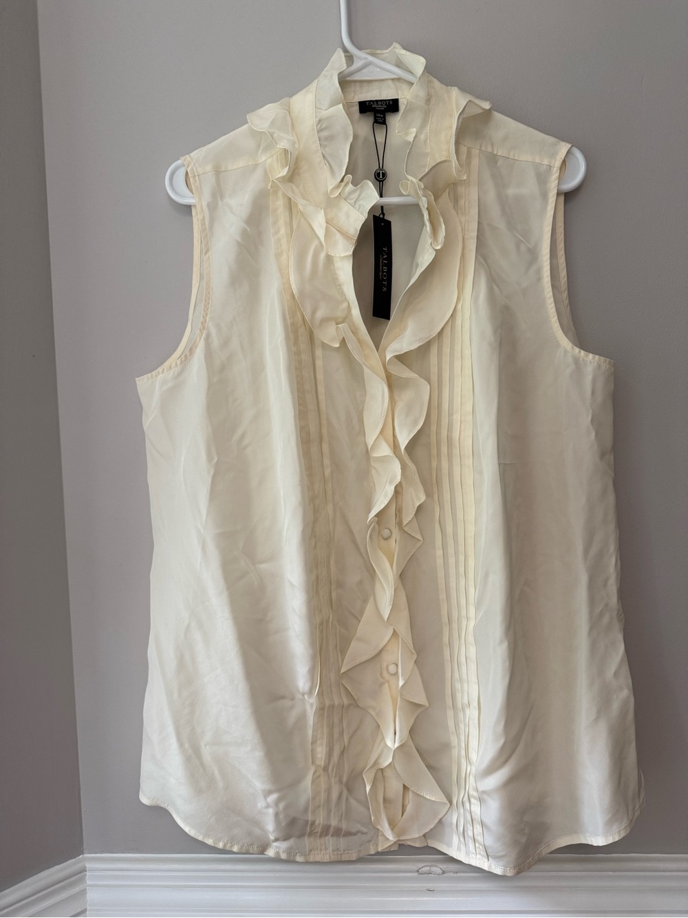 Talbots Cream Ruffle Front Sleeveless Silk Blouse Size 14